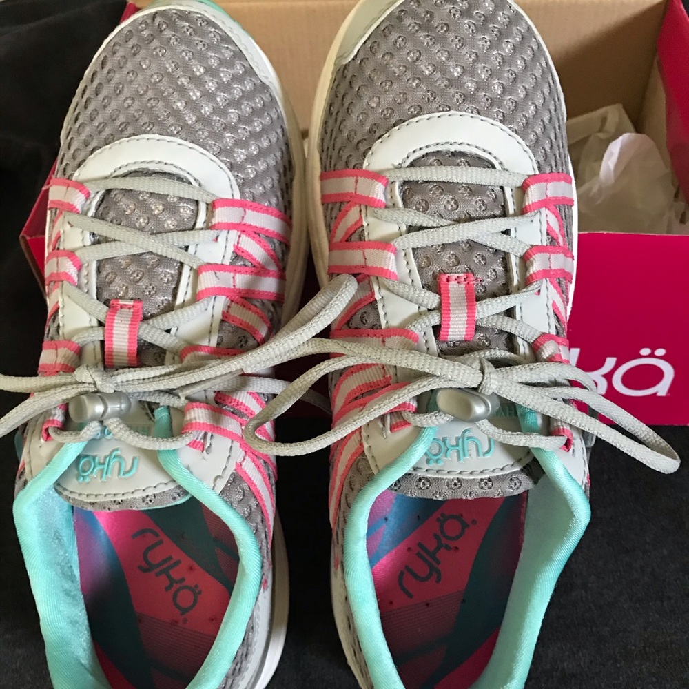 Tula Hydro Sport Water Shoes